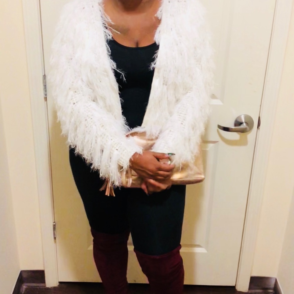 Sweater/ jacket/fur - Picture 4 of 4